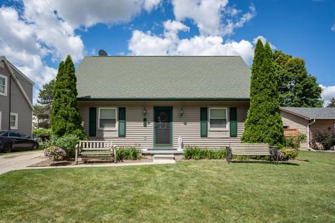 421 Iris Ave, Lansing, MI 48917 photo 1