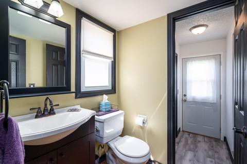 421 Iris Ave, Lansing, MI 48917 photo 10