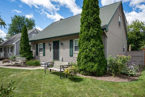 421 Iris Ave, Lansing, MI 48917 photo 2