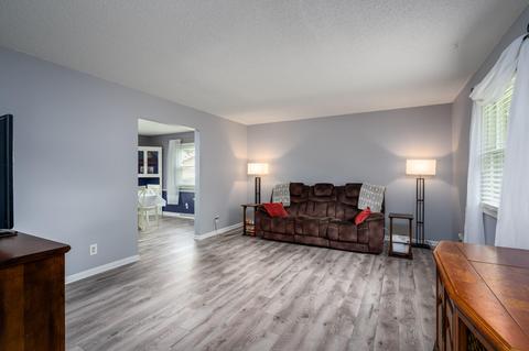 421 Iris Ave, Lansing, MI 48917 photo 3
