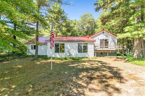 1526 E 88th St, Newaygo, MI 49337 photo 1