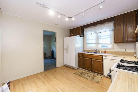 126 E Clark St, Jackson, MI 49203 photo 6