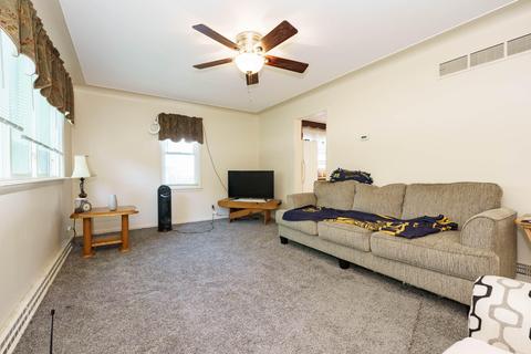 126 E Clark St, Jackson, MI 49203 photo 2