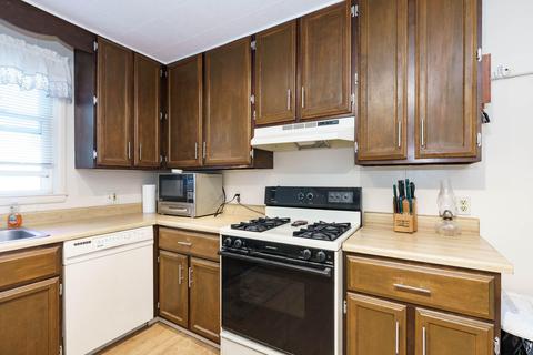 126 E Clark St, Jackson, MI 49203 photo 8