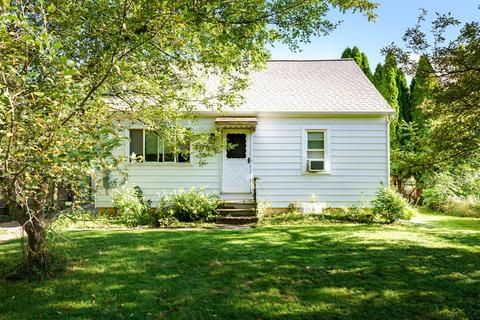 126 E Clark St, Jackson, MI 49203 photo 1