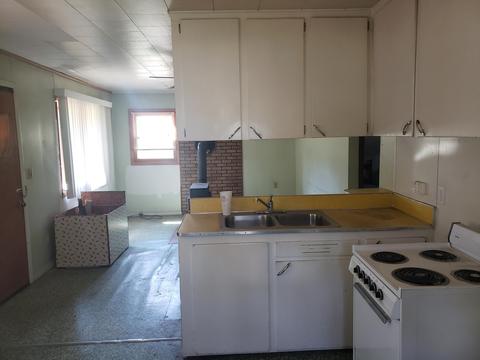 329 S Madison Ave, Custer, MI 49405 photo 4