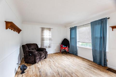 324 Orange St, Jackson, MI 49202 photo 4