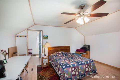 1946 D St, Mcbride, MI 48852 photo 9