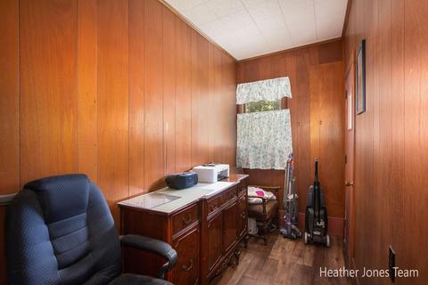 1946 D St, Mcbride, MI 48852 photo 7