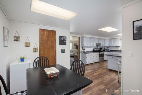 1946 D St, Mcbride, MI 48852 photo 5