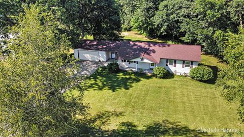 255 E 96th St, Newaygo, MI 49337 photo 2