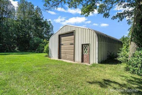 255 E 96th St, Newaygo, MI 49337 photo 5