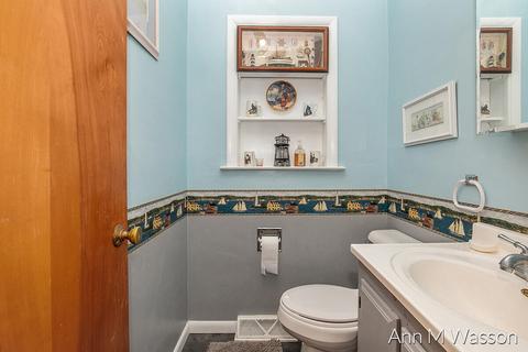 415 Crescent Dr, Edmore, MI 48829 photo 9