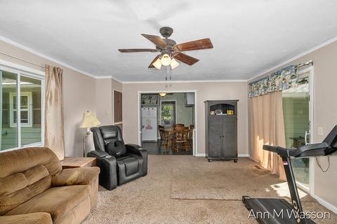 415 Crescent Dr, Edmore, MI 48829 photo 7