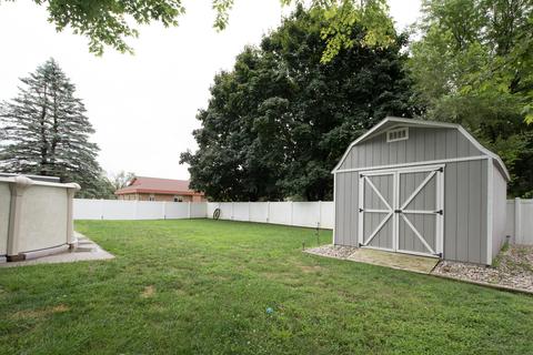 322 E Maple St, Wayland, MI 49348 photo 3
