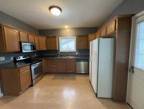 500 Elm St, Three Rivers, MI 49093 photo 3