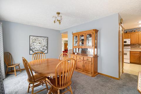 5648 Holly Dr, Jackson, MI 49201 photo 2