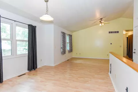 413 W Grant St, Plainwell, MI 49080 photo 2