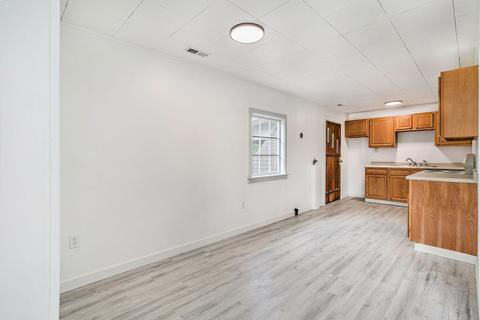 863 E Green St, Marshall, MI 49068 photo 11