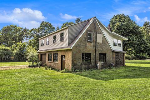 863 E Green St, Marshall, MI 49068 photo 3