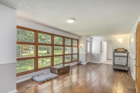 215 Wickenham Dr, Spring Arbor, MI 49283 photo 16