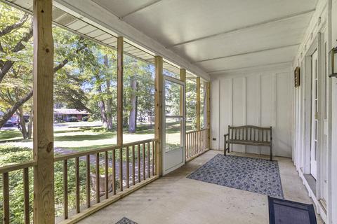 215 Wickenham Dr, Spring Arbor, MI 49283 photo 5