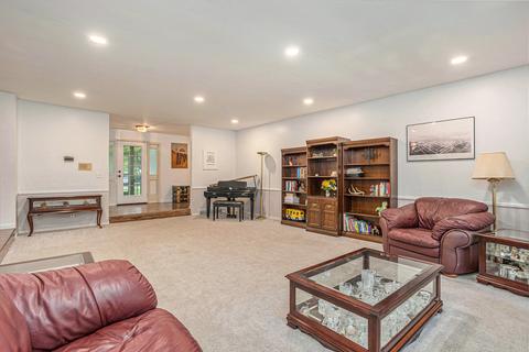 215 Wickenham Dr, Spring Arbor, MI 49283 photo 7
