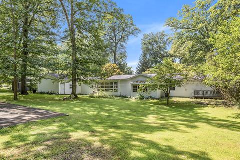 215 Wickenham Dr, Spring Arbor, MI 49283 photo 3