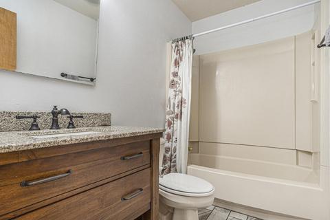 215 Wickenham Dr, Spring Arbor, MI 49283 photo 24