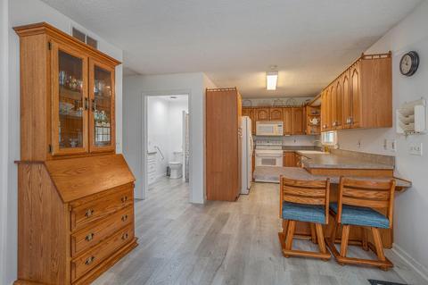 215 Wickenham Dr, Spring Arbor, MI 49283 photo 28
