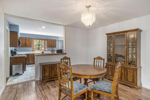 215 Wickenham Dr, Spring Arbor, MI 49283 photo 9