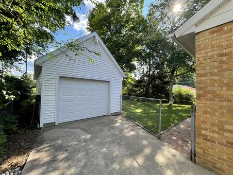 406 E Pine St, Fremont, MI 49412 photo 4