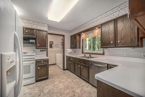 227 Wickenham Dr, Spring Arbor, MI 49283 photo 26