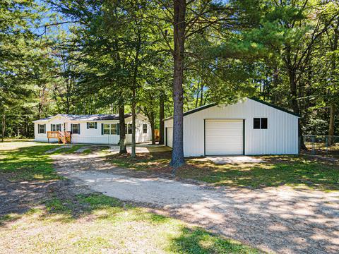 4113 E 8th St, White Cloud, MI 49349 photo 1