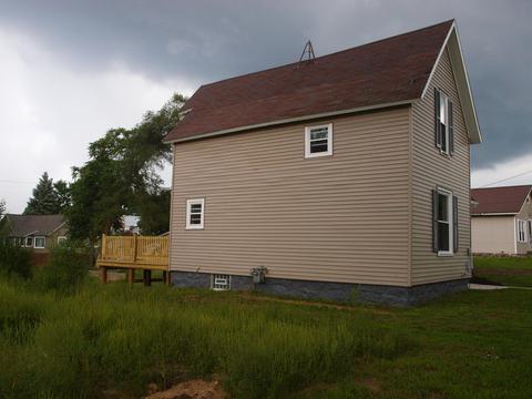 311 Leonard St, Belding, MI 48809 photo 4