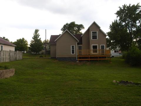 311 Leonard St, Belding, MI 48809 photo 3