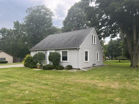 421 Brewer St, Marshall, MI 49068 photo 4
