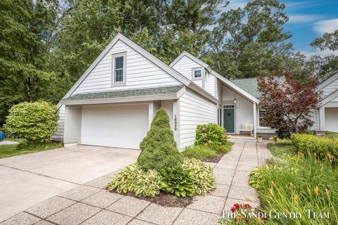 16958 Landing Dr, Spring Lake, MI 49456