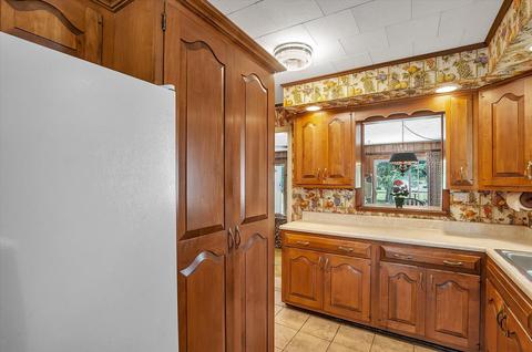 548 Pershing Ave, Jackson, MI 49203 photo 11
