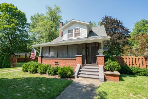 624 S Main St, Plainwell, MI 49080 photo 3