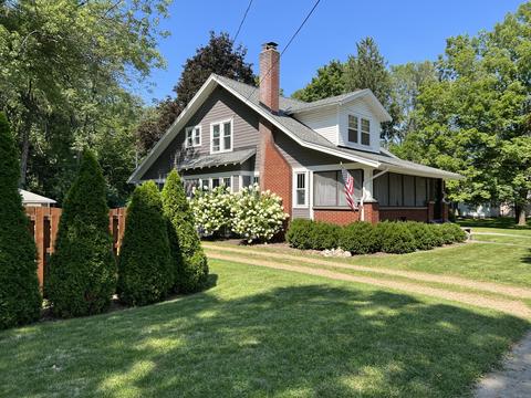 624 S Main St, Plainwell, MI 49080 photo 1