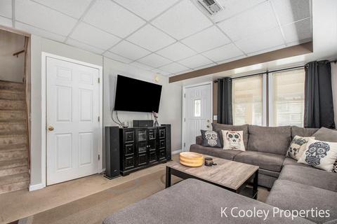 317 King St, Lowell, MI 49331 photo 7