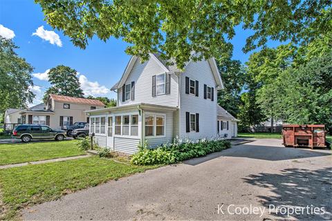 317 King St, Lowell, MI 49331 photo 3