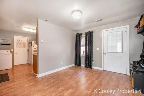 317 King St, Lowell, MI 49331 photo 11
