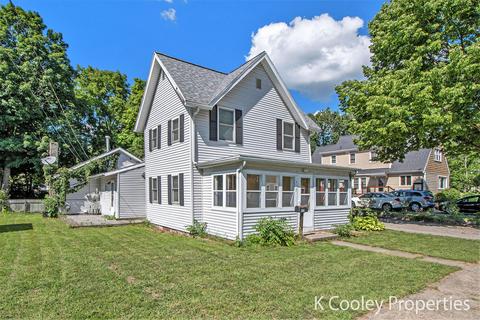 317 King St, Lowell, MI 49331 photo 1