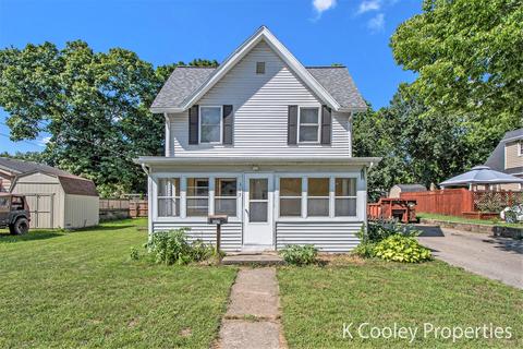 317 King St, Lowell, MI 49331 photo 2