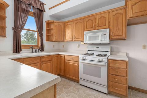 524 Riverview Dr, Plainwell, MI 49080 photo 5