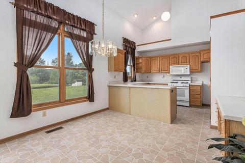 524 Riverview Dr, Plainwell, MI 49080 photo 4
