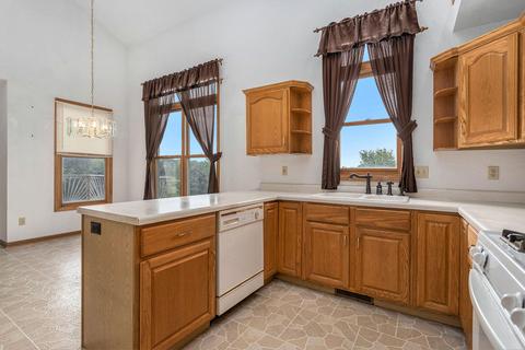 524 Riverview Dr, Plainwell, MI 49080 photo 6