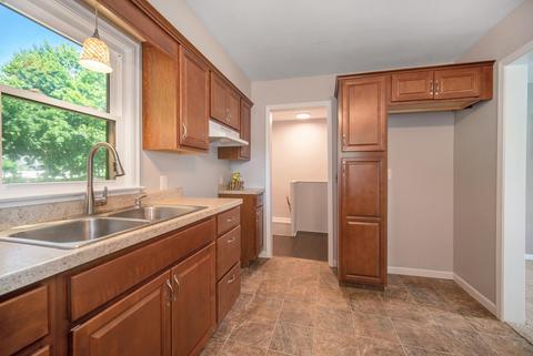 2410 Twilight St, Jackson, MI 49203 photo 2
